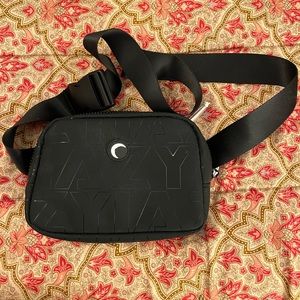 🆕Zyia Crossbody Bag